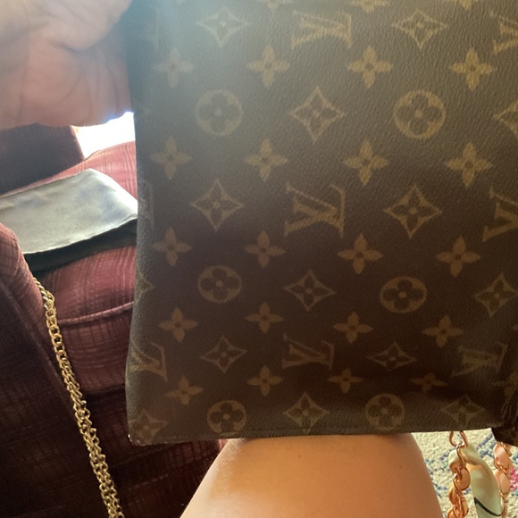 Louis Vuitton Monogram Toiletry Pouch 26 - Picture 3 of 14